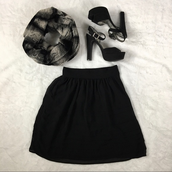 H&M Dresses & Skirts - Black H&M ruffled chiffon skirt